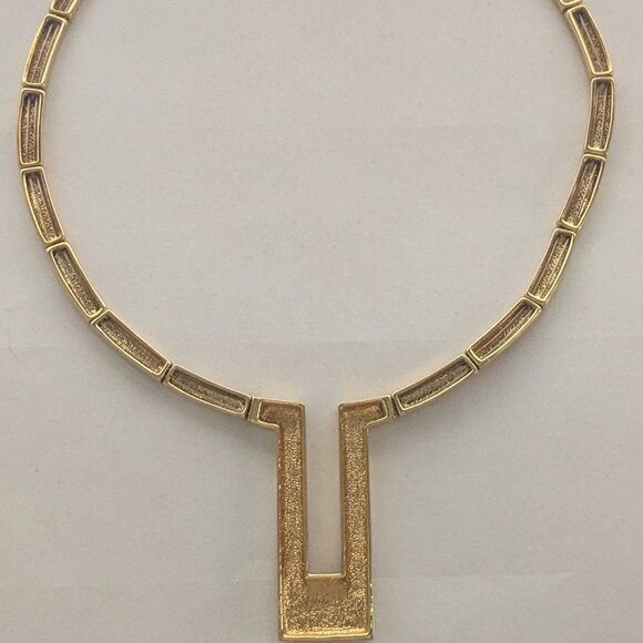 Gorgeous Choker Style Gold Tone Clear Crystal Unique Necklace - Picture 3 of 8